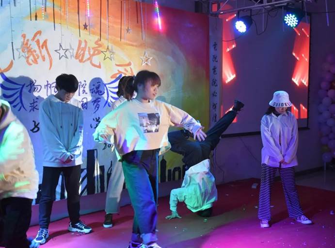 mmexport1573657623842